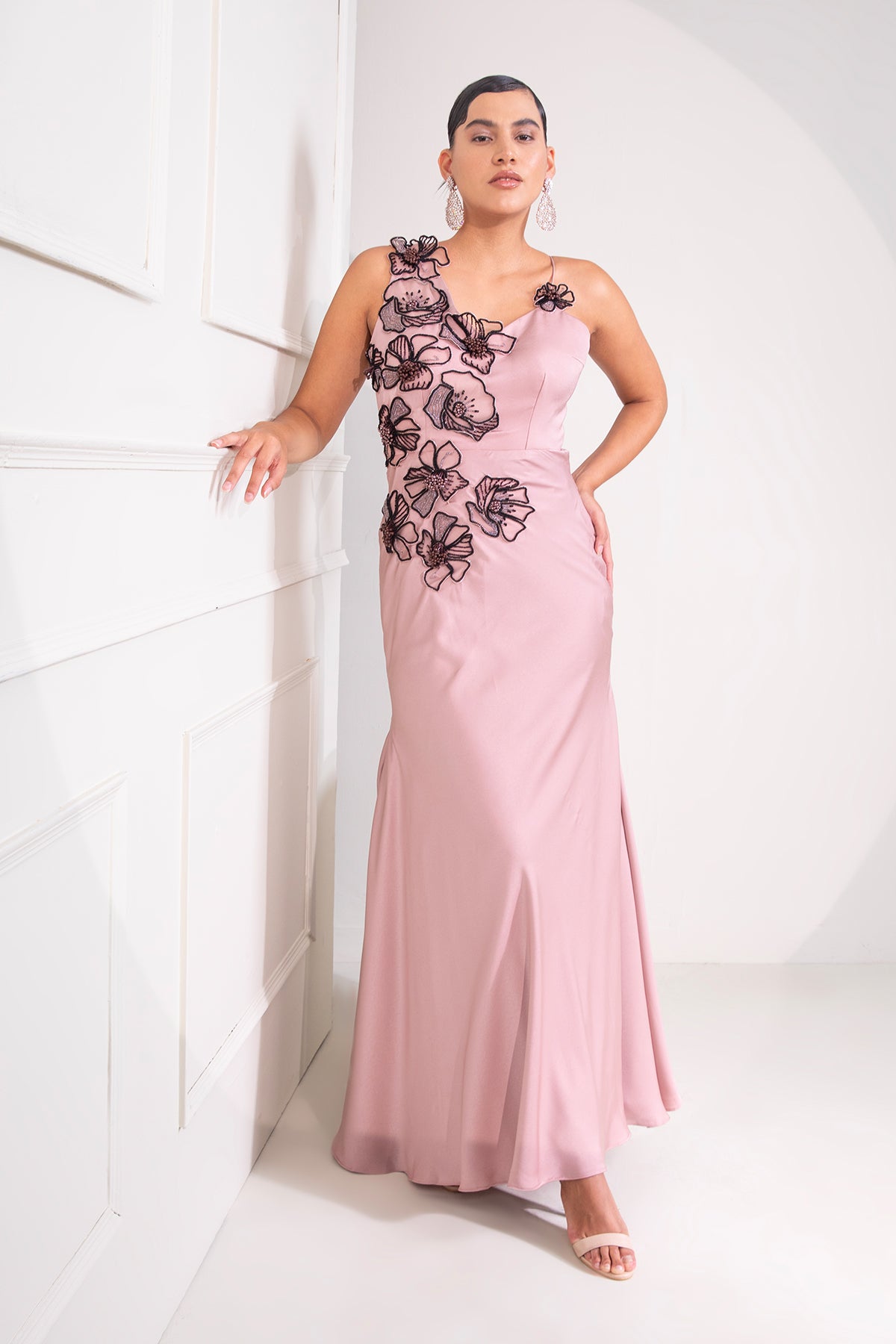 Dusty Rose fish-cut gown with 3D flower work