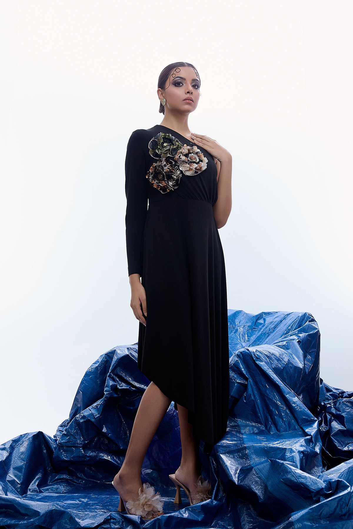 ASSYMETRIC ONE-SLEEVED DRESS
