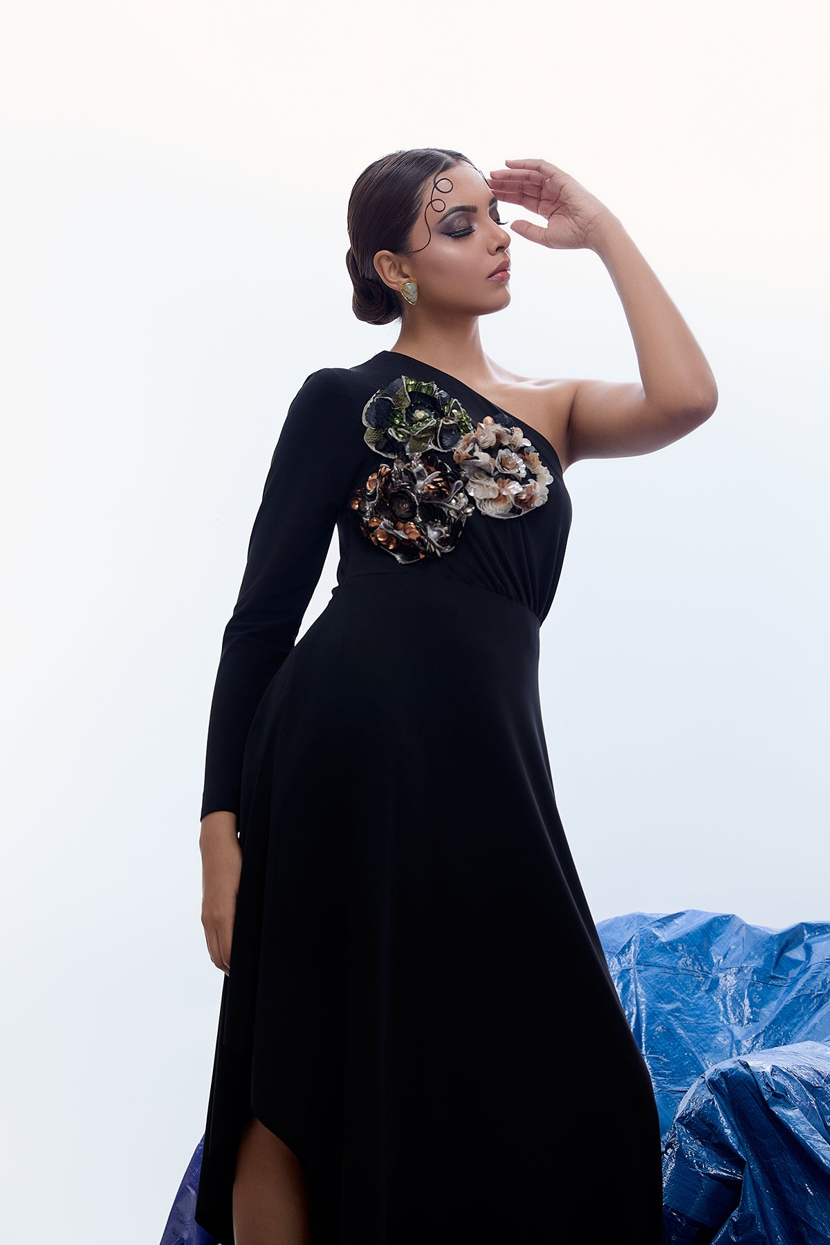 ASSYMETRIC ONE-SLEEVED DRESS