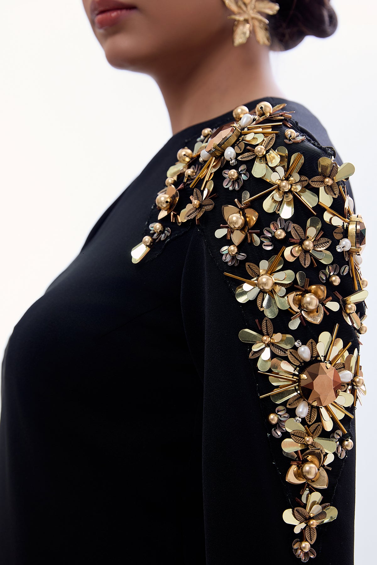 V-NECK GOLD STATEMENT DRESS