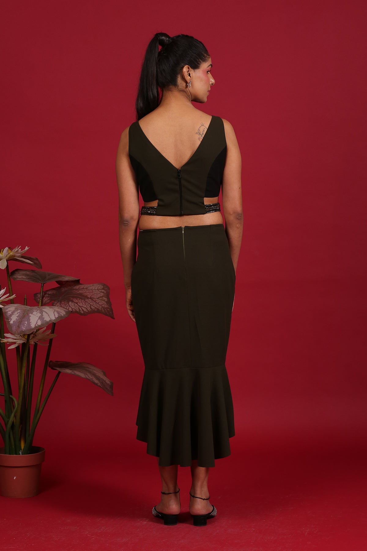 Olive Side Cut-out fish cut dress