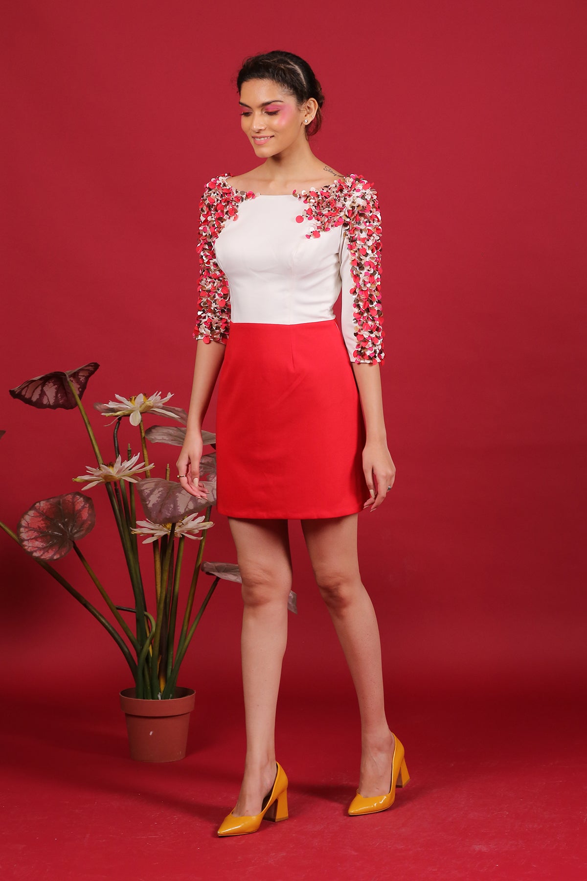 White-Red Glamourous sequin dress