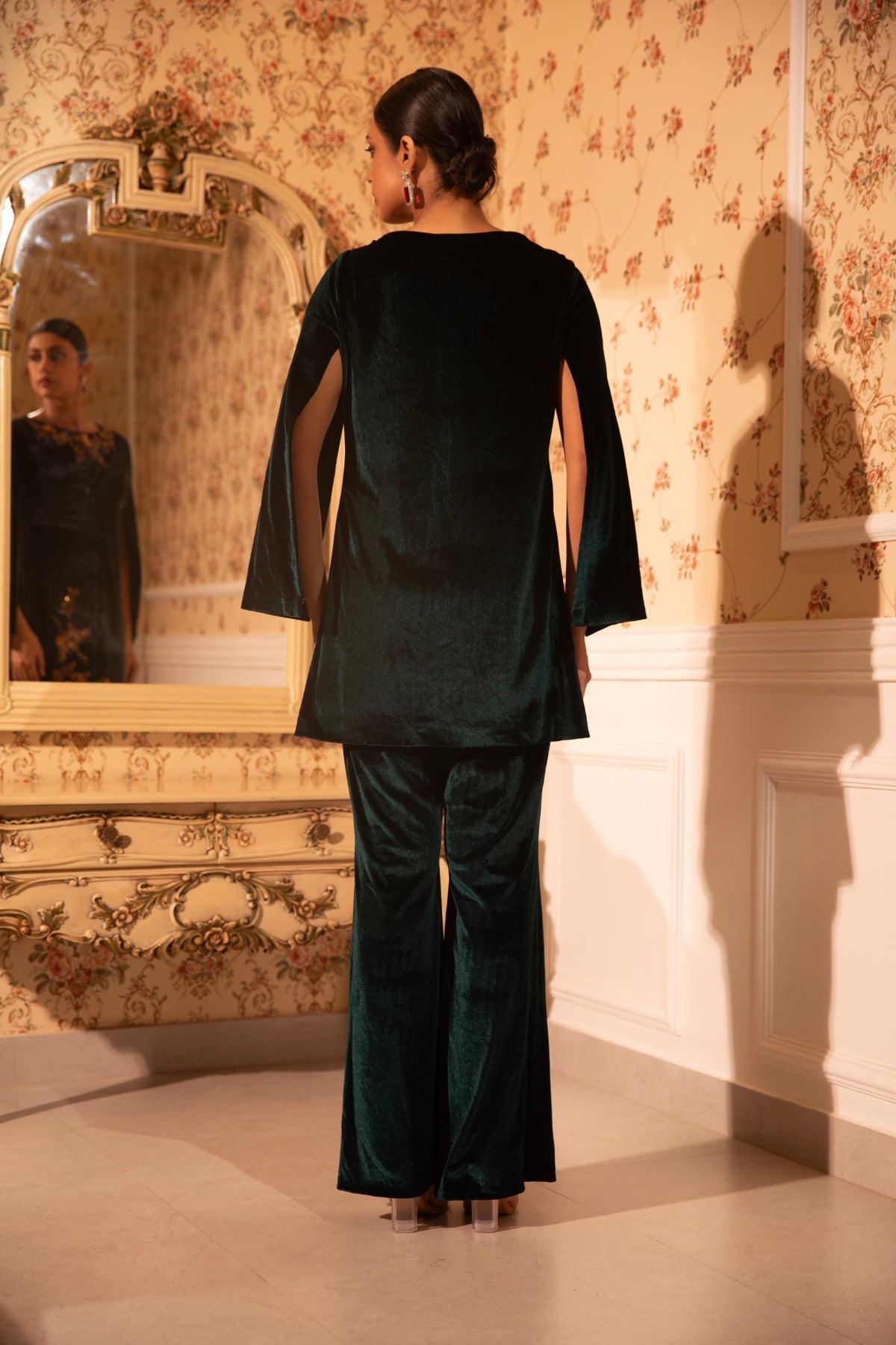 EMERALD BAROQUE WORK CAPE WITH PALAZZO