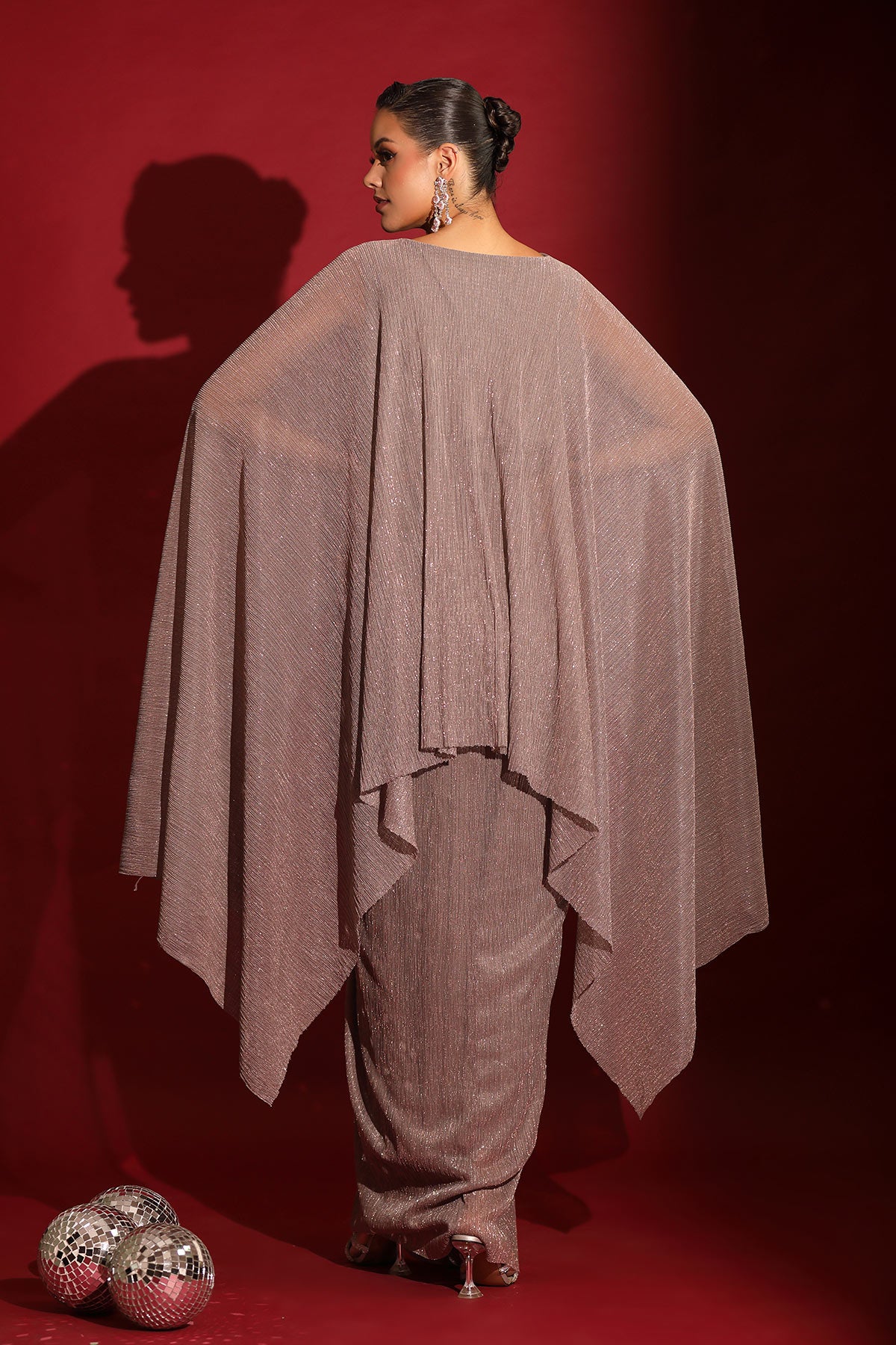 Shimmer cape & cocktail drape