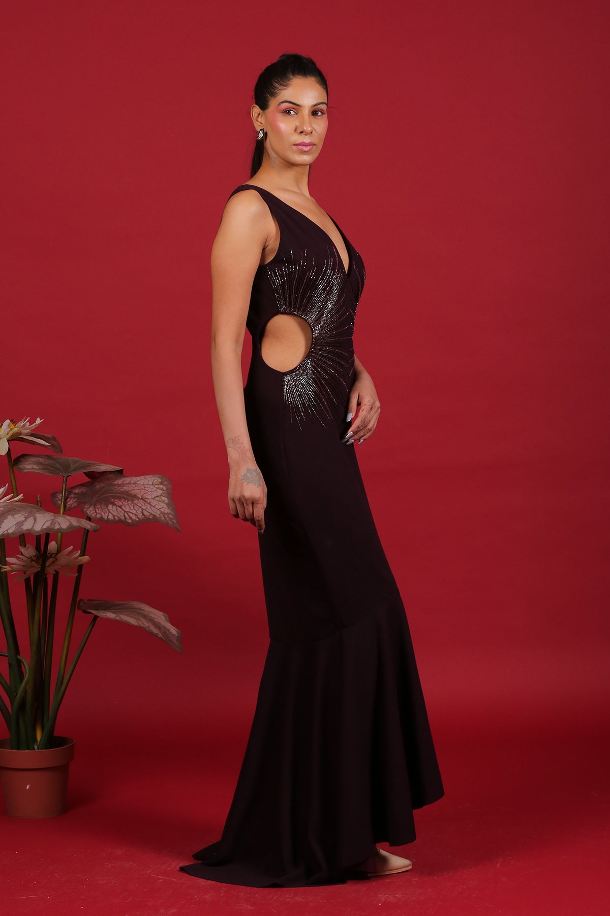 Side cut-out mermaid cocktail gown