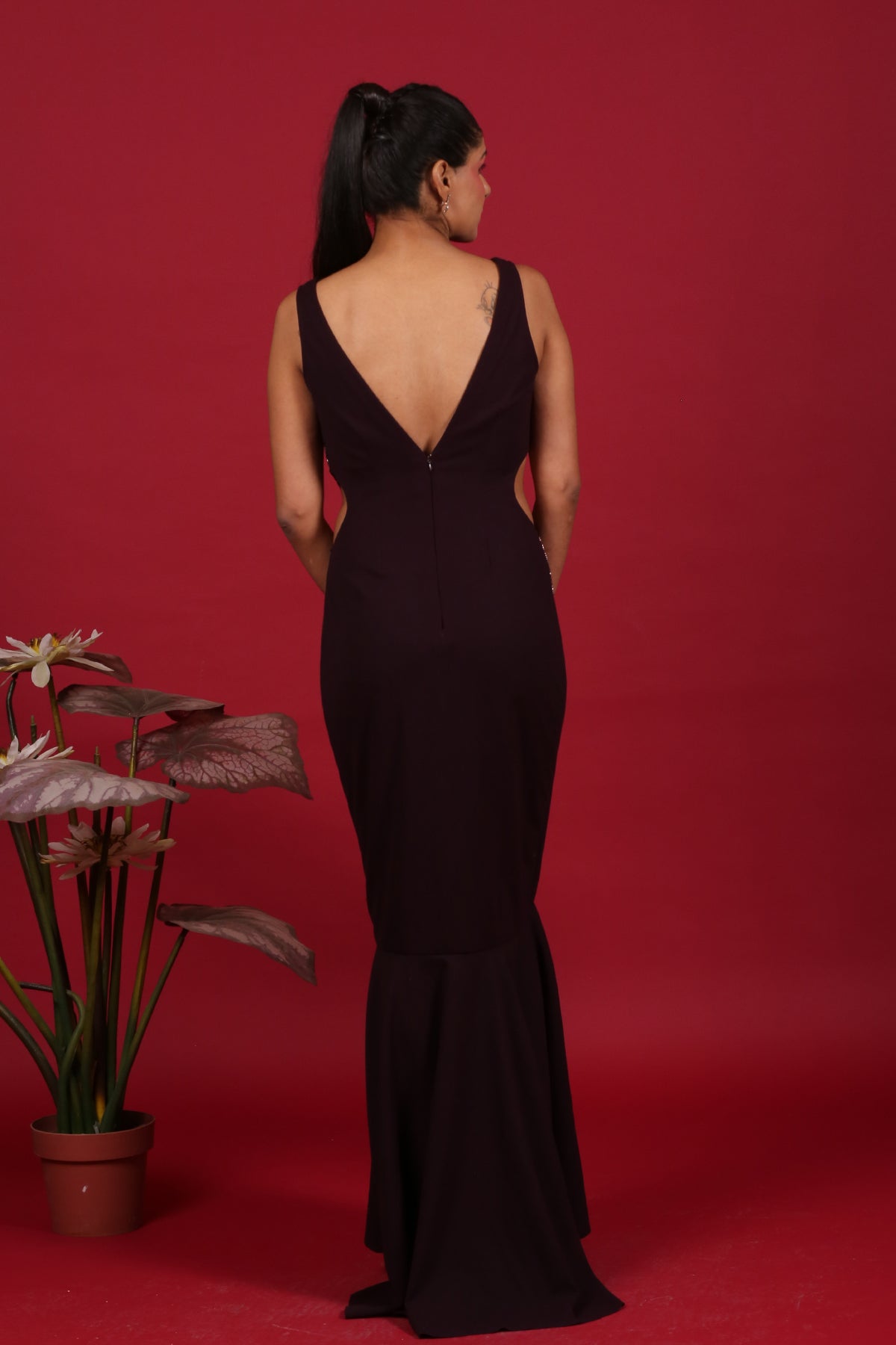 Side cut-out mermaid cocktail gown