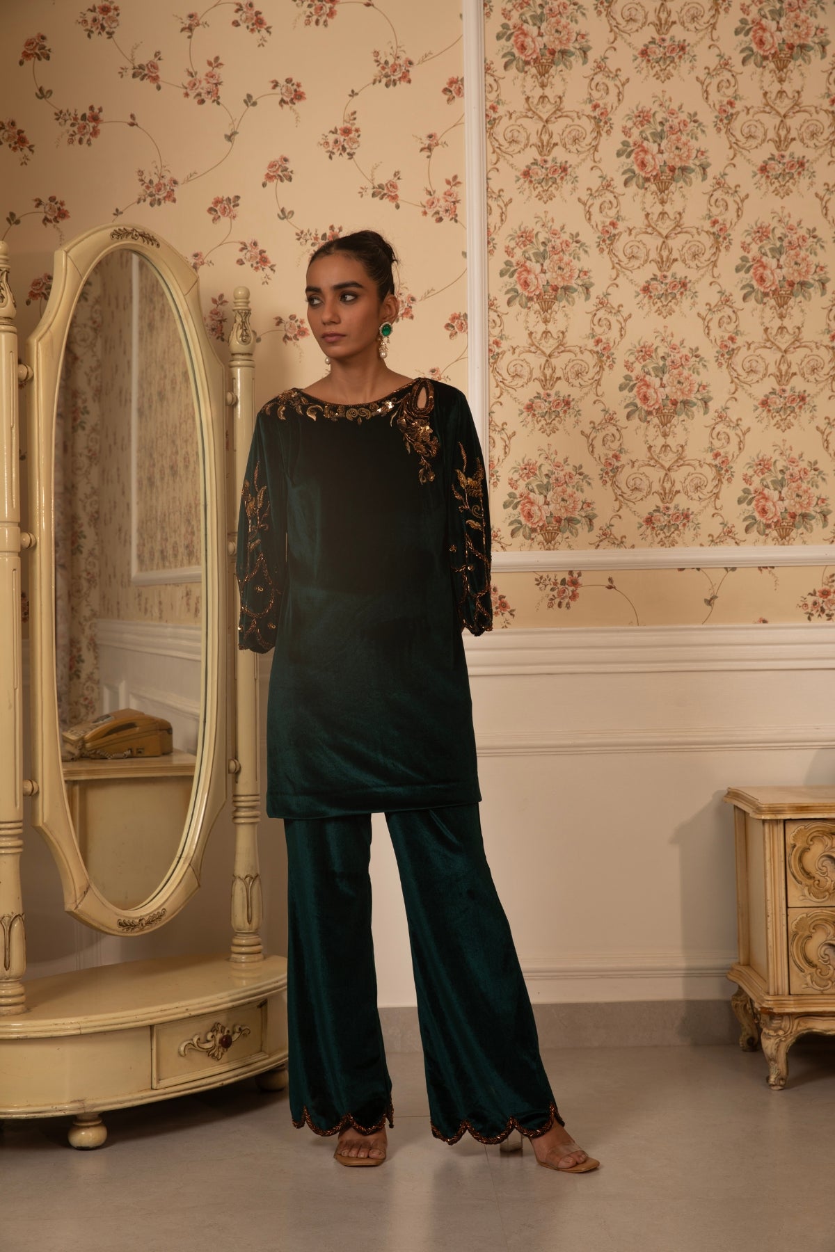 EMERALD BAROQUE WORK VELVET KURTI & PALAZZO