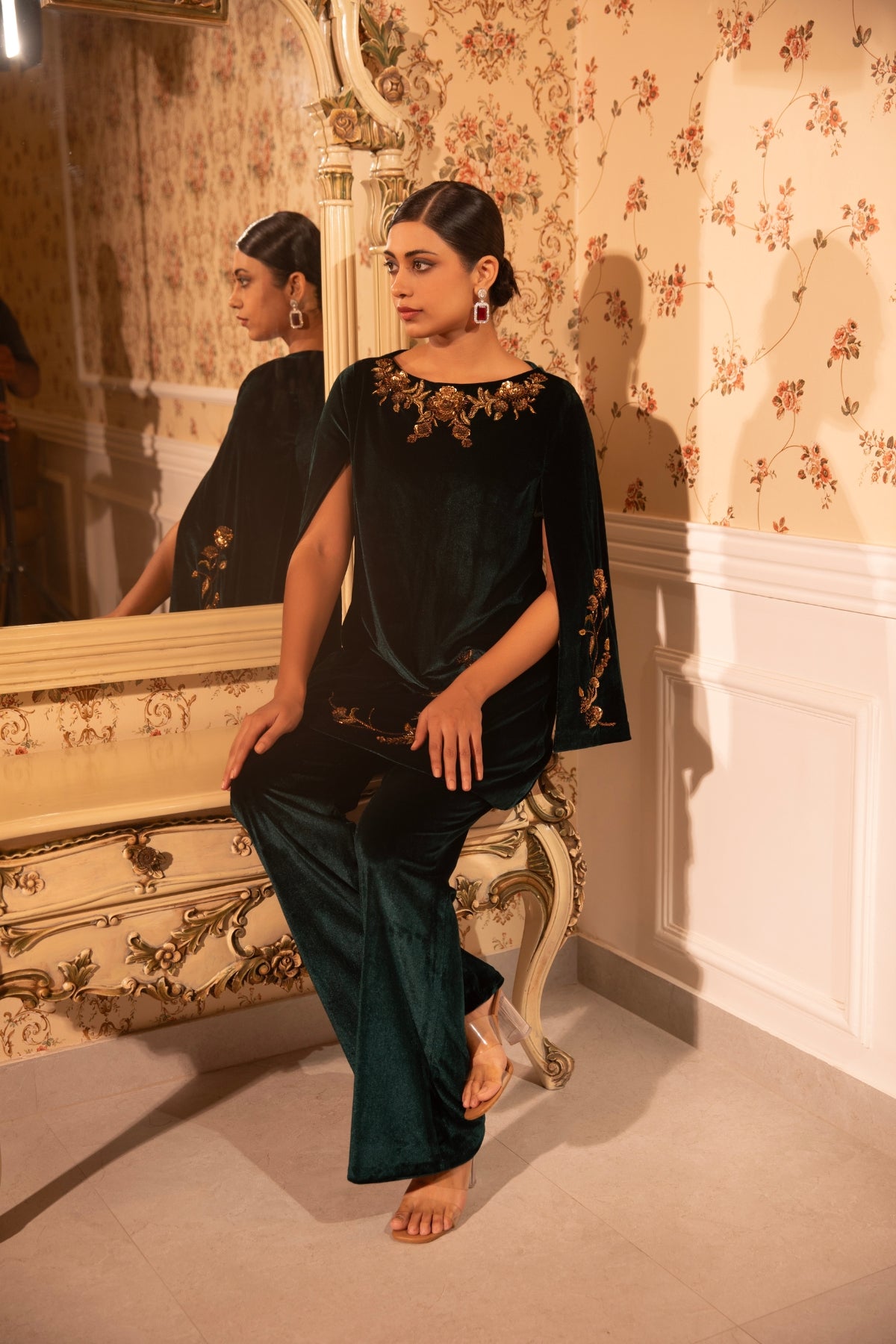 EMERALD BAROQUE WORK CAPE WITH PALAZZO