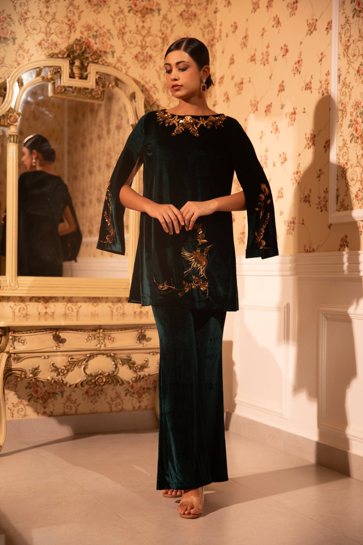 EMERALD BAROQUE WORK CAPE WITH PALAZZO