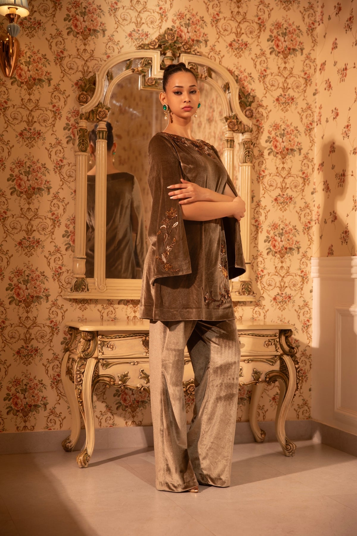 GOLD BAROQUE VELVET CAPE WITH TROUSERS