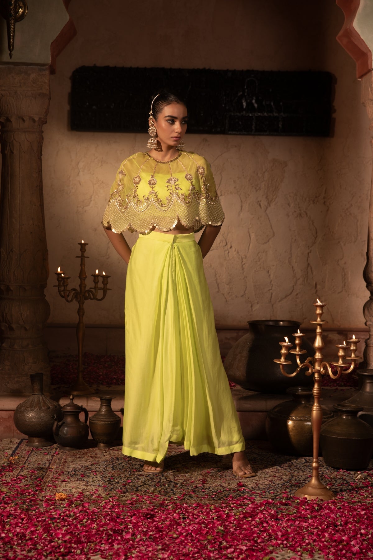 LIME SCALOOP CAPE PLEATED SKIRT SET